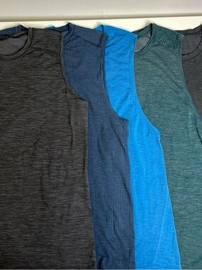 lululemon Men's Metal Vent Tech Sleeveless Shirt Bundle (5) - Size Large
